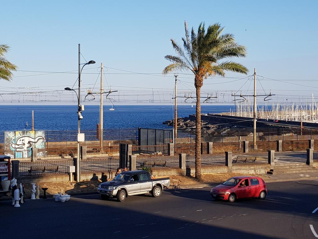 Mare Aeroporto di Catania Fontana Rossa